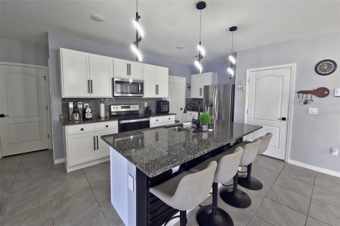 House in Davenport, Florida 5 bedrooms, 234.3 sq.m. № 1818830 - photo 5