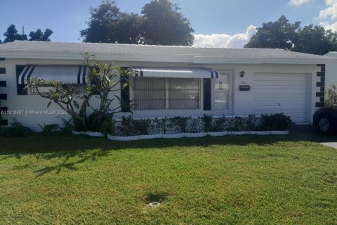 House in Pompano Beach, Florida 2 bedrooms, 96.06 sq.m. № 1969662 - photo 1