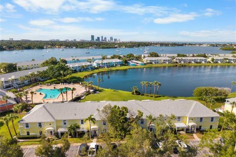 Copropriété à vendre à Saint Petersburg, Floride: 2 chambres, 98.1 m2 № 2304508 - photo 2