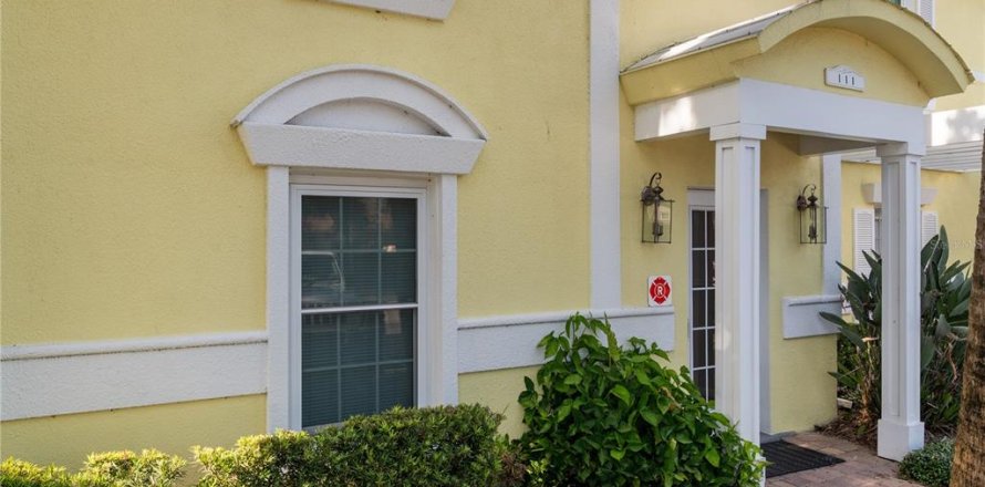 Condo à Saint Petersburg, Floride, 2 chambres № 2304508