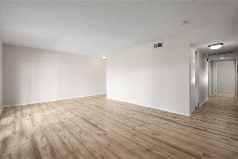 Copropriété à vendre à Saint Petersburg, Floride: 2 chambres, 98.1 m2 № 2304508 - photo 18