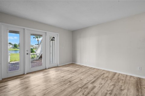 Copropriété à vendre à Saint Petersburg, Floride: 2 chambres, 98.1 m2 № 2304508 - photo 5