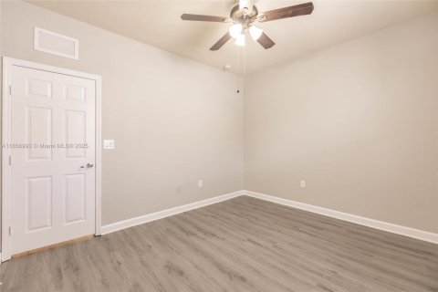 House in Cutler Bay, Florida 5 bedrooms, 270.9 sq.m. № 1920034 - photo 29