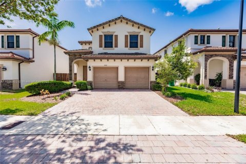 House in Cutler Bay, Florida 5 bedrooms, 270.9 sq.m. № 1920034 - photo 2