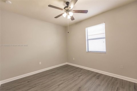 House in Cutler Bay, Florida 5 bedrooms, 270.9 sq.m. № 1920034 - photo 28