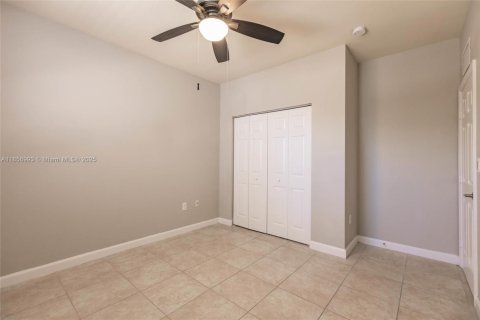 House in Cutler Bay, Florida 5 bedrooms, 270.9 sq.m. № 1920034 - photo 21