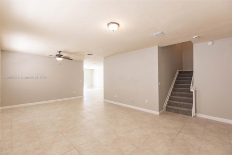 House in Cutler Bay, Florida 5 bedrooms, 270.9 sq.m. № 1920034 - photo 9