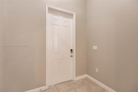 House in Cutler Bay, Florida 5 bedrooms, 270.9 sq.m. № 1920034 - photo 6