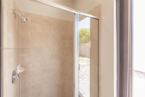 House in Cutler Bay, Florida 5 bedrooms, 270.9 sq.m. № 1920034 - photo 18