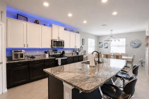 House in Ocala, Florida 4 bedrooms, 237.18 sq.m. № 2221364 - photo 7