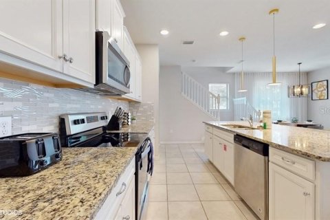 Townhouse in Kissimmee, Florida 5 bedrooms, 210.24 sq.m. № 1777173 - photo 4
