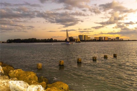 Condominio en venta en Clearwater, Florida, 2 dormitorios, 110.18 m2 № 1878093 - foto 15