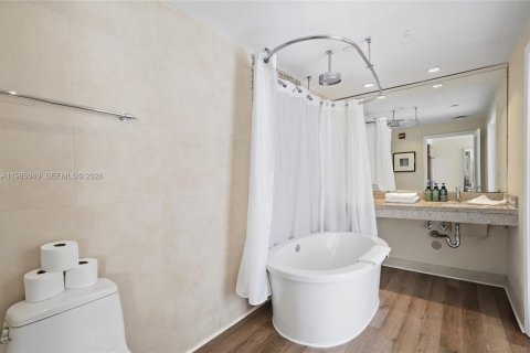 Hôtel, hôtellerie à vendre à Miami Beach, Floride: 1 chambre, 45.34 m2 № 2091195 - photo 10