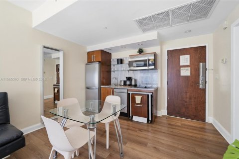 Hôtel, hôtellerie à vendre à Miami Beach, Floride: 1 chambre, 45.34 m2 № 2091195 - photo 7