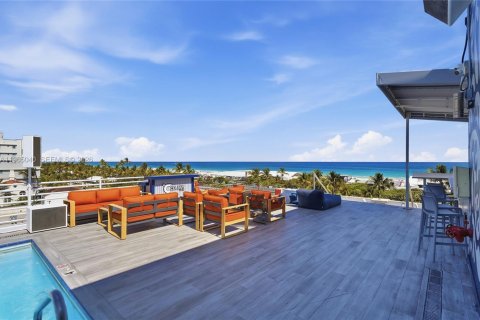 Hôtel, hôtellerie à vendre à Miami Beach, Floride: 1 chambre, 45.34 m2 № 2091195 - photo 18