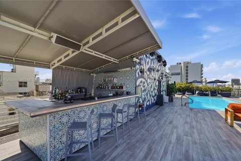 Hôtel, hôtellerie à vendre à Miami Beach, Floride: 1 chambre, 45.34 m2 № 2091195 - photo 17
