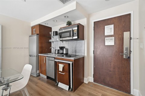 Hôtel, hôtellerie à vendre à Miami Beach, Floride: 1 chambre, 45.34 m2 № 2091195 - photo 4