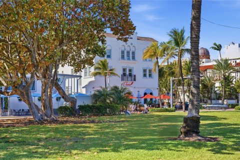 Hôtel, hôtellerie à vendre à Miami Beach, Floride: 1 chambre, 45.34 m2 № 2091195 - photo 23