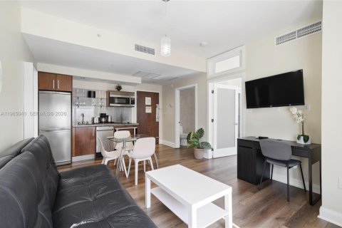 Hôtel, hôtellerie à vendre à Miami Beach, Floride: 1 chambre, 45.34 m2 № 2091195 - photo 9