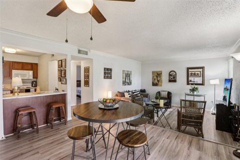 Condo in Tarpon Springs, Florida, 1 bedroom  № 1904635 - photo 18