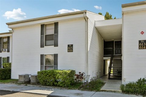 Condo in Tarpon Springs, Florida, 1 bedroom  № 1904635 - photo 11
