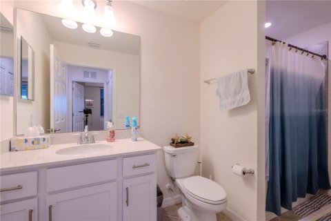 Condo in Bradenton, Florida, 2 bedrooms  № 2216688 - photo 28
