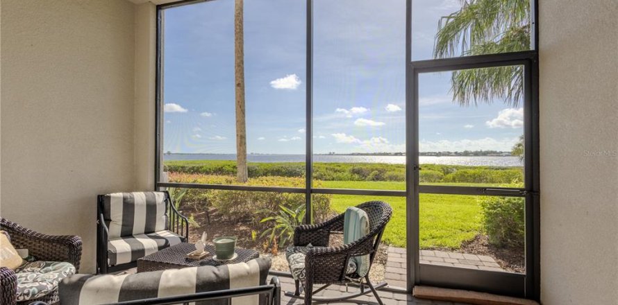 Condo in Bradenton, Florida, 2 bedrooms  № 2216688