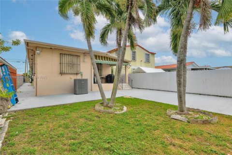 Villa ou maison à vendre à Miami, Floride: 3 chambres, 146.97 m2 № 1973478 - photo 11