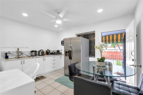 Villa ou maison à vendre à Miami, Floride: 3 chambres, 146.97 m2 № 1973478 - photo 18