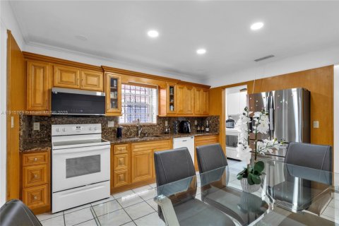 Villa ou maison à vendre à Miami, Floride: 3 chambres, 146.97 m2 № 1973478 - photo 29