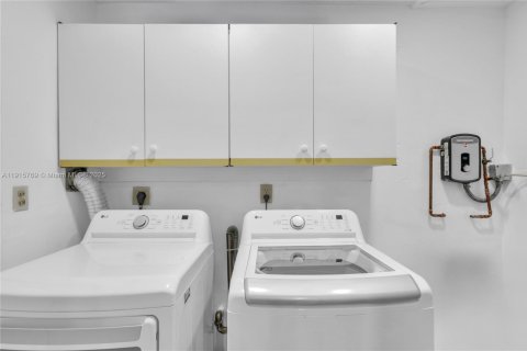 Villa ou maison à vendre à Miami, Floride: 3 chambres, 146.97 m2 № 1973478 - photo 22