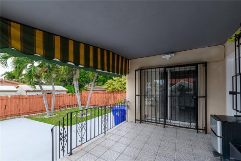 Villa ou maison à vendre à Miami, Floride: 3 chambres, 146.97 m2 № 1973478 - photo 7