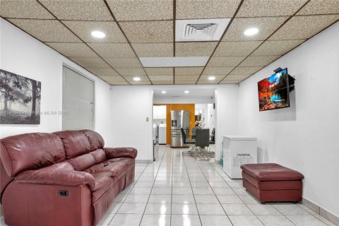 Villa ou maison à vendre à Miami, Floride: 3 chambres, 146.97 m2 № 1973478 - photo 26