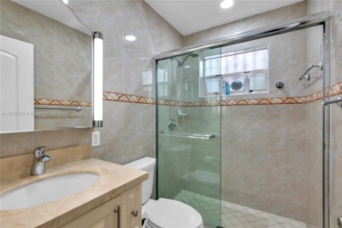 Villa ou maison à vendre à Miami, Floride: 3 chambres, 146.97 m2 № 1973478 - photo 16