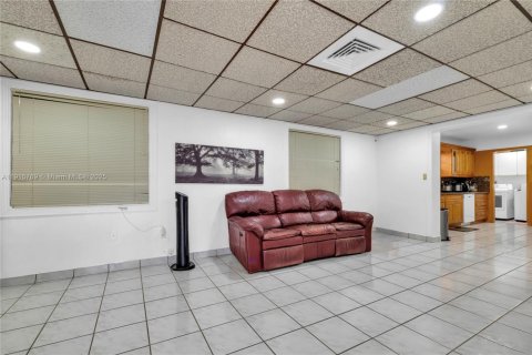 Villa ou maison à vendre à Miami, Floride: 3 chambres, 146.97 m2 № 1973478 - photo 27