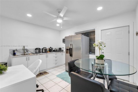 Villa ou maison à vendre à Miami, Floride: 3 chambres, 146.97 m2 № 1973478 - photo 14