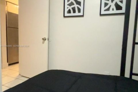 Снять в аренду кондоминиум в Майами-Бич, Флорида 2 спальни, 52.95м2, № 2004978 - фото 3