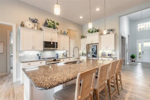House in New Smyrna Beach, Florida 4 bedrooms, 233.28 sq.m. № 1830100 - photo 6