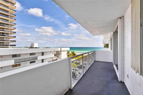 Copropriété à vendre à Miami Beach, Floride: 2 chambres, 122.91 m2 № 1986132 - photo 14