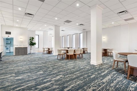 Copropriété à vendre à Miami Beach, Floride: 2 chambres, 122.91 m2 № 1986132 - photo 17