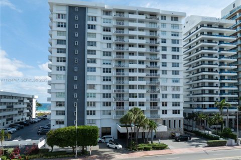 Copropriété à vendre à Miami Beach, Floride: 2 chambres, 122.91 m2 № 1986132 - photo 20
