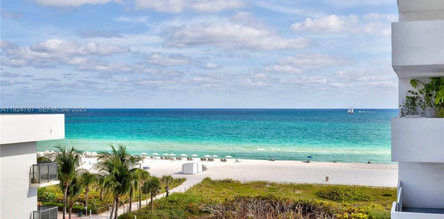 Condo à Miami Beach, Floride, 2 chambres № 1986132