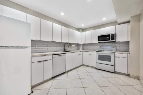 Copropriété à vendre à Miami Beach, Floride: 2 chambres, 122.91 m2 № 1986132 - photo 4