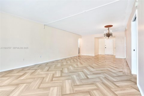 Copropriété à vendre à Miami Beach, Floride: 2 chambres, 122.91 m2 № 1986132 - photo 6