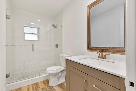 Villa ou maison à louer à Miami, Floride: 3 chambres, 185.43 m2 № 1943767 - photo 14