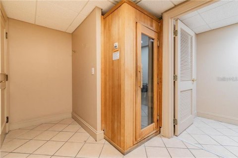 Condo in Tampa, Florida, 2 bedrooms  № 1724876 - photo 9