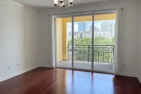 Condo in Tampa, Florida, 2 bedrooms  № 1724876 - photo 10