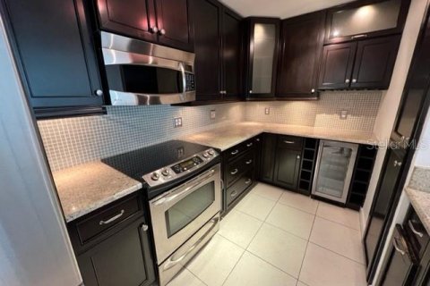 Condo in Tampa, Florida, 2 bedrooms  № 1724876 - photo 19