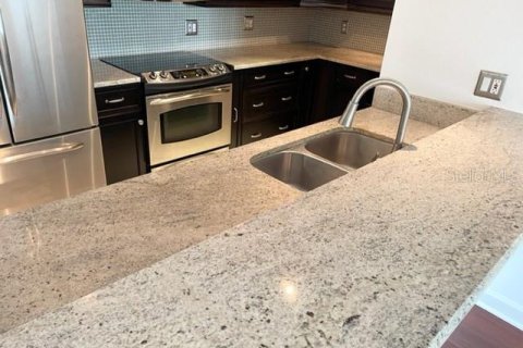 Condo in Tampa, Florida, 2 bedrooms  № 1724876 - photo 28
