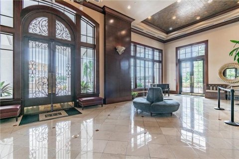 Condo in Tampa, Florida, 2 bedrooms  № 1724876 - photo 2